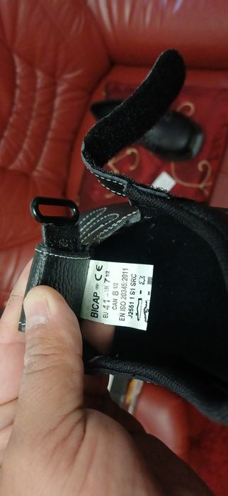 Pantofi(sandale)cu bombeu!Noi!