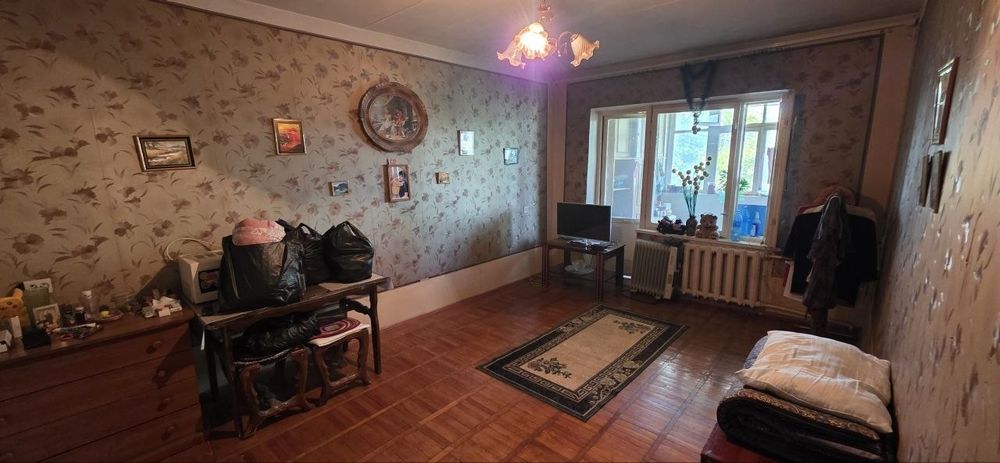 Продается квартира 2/4/4 77  серия Куйлюк ул Муниса. Таксопарк