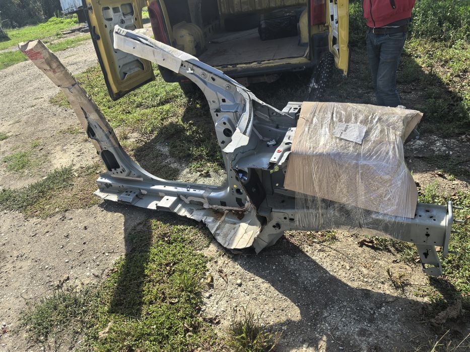 Ляв праг с колони и рог за Ford Kuga 2020 2023