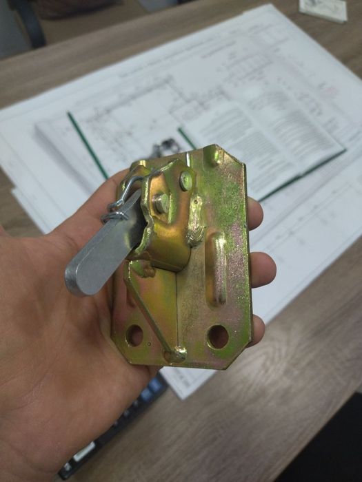 Зажим клуч для опалубки клуч