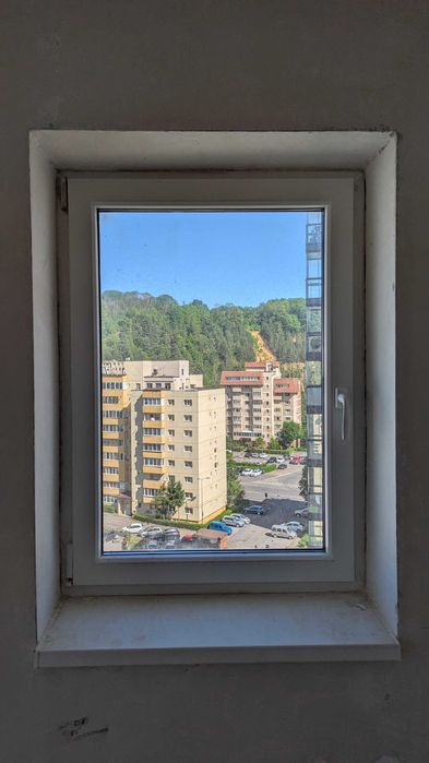 Set 4 ferestre PVC termopan alb/gri - 13.6 mp – Stare f buna – Brașov