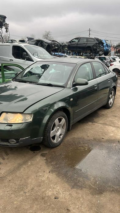 Dezmembrez Audi A4 B6 berlina an 2003 1.9 tdi 131cp