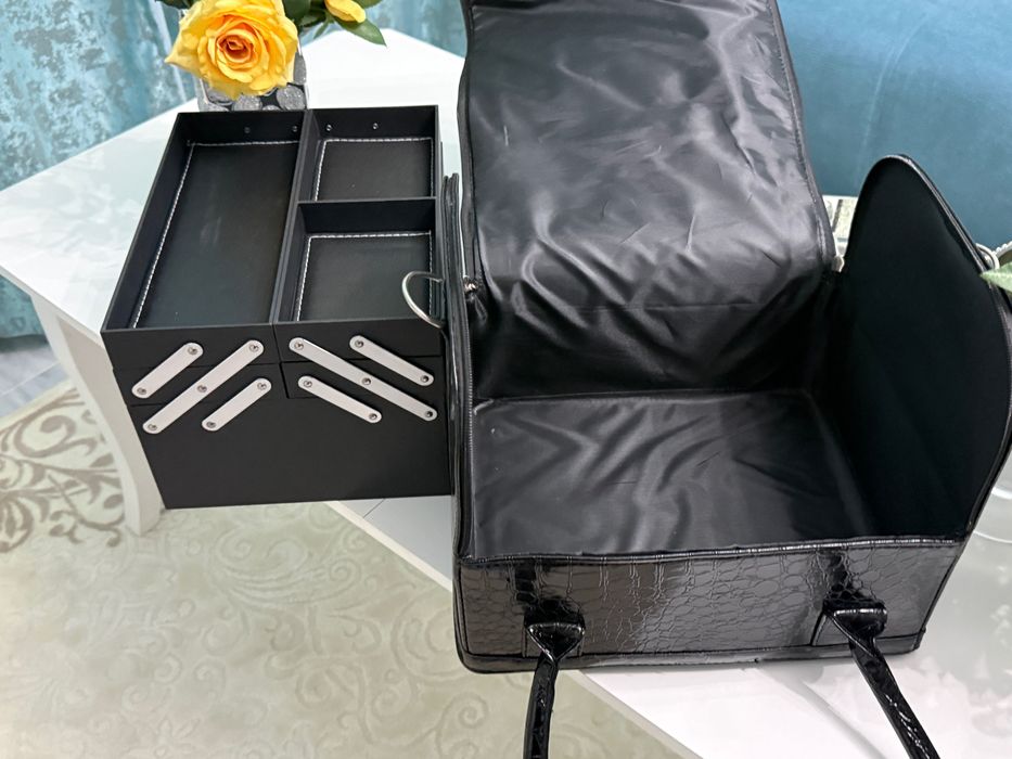 Професионален куфар за грим