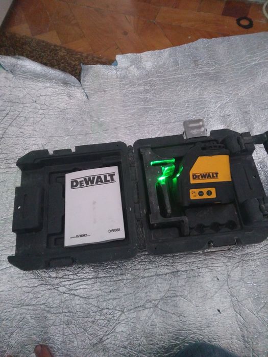 Devalt laser.nou dcw088 verde