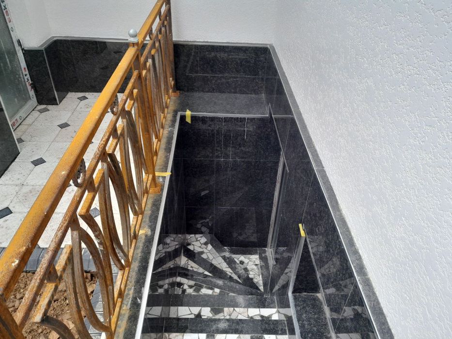 Дом 2 соток, 5 -хона. Кухня, подвал. Пишган гишт.  200 МТ масчит