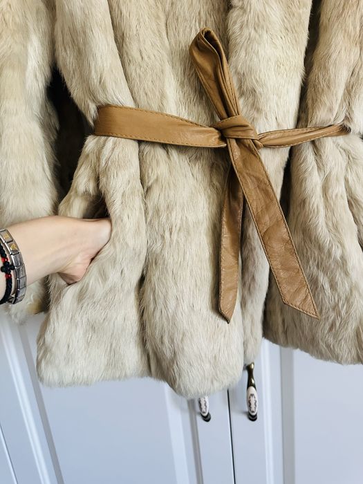 Haina de blana naturala , masura L  , culoare crem spre alb