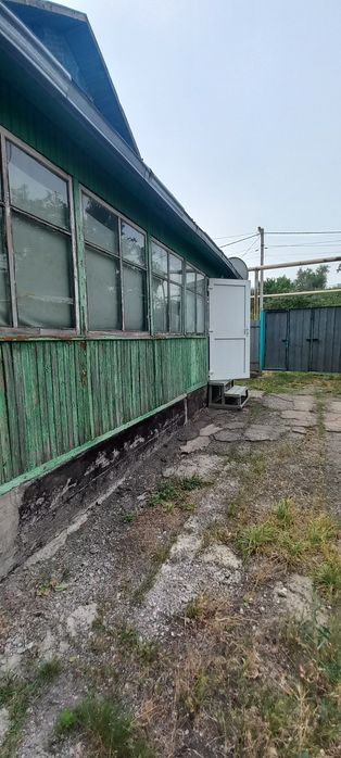 Продам дом с ровным участком