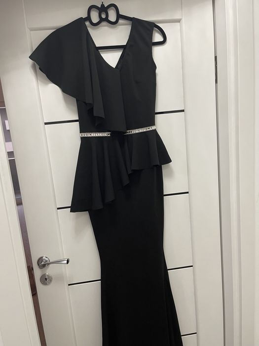 Rochie de seara tip sirena cu trena