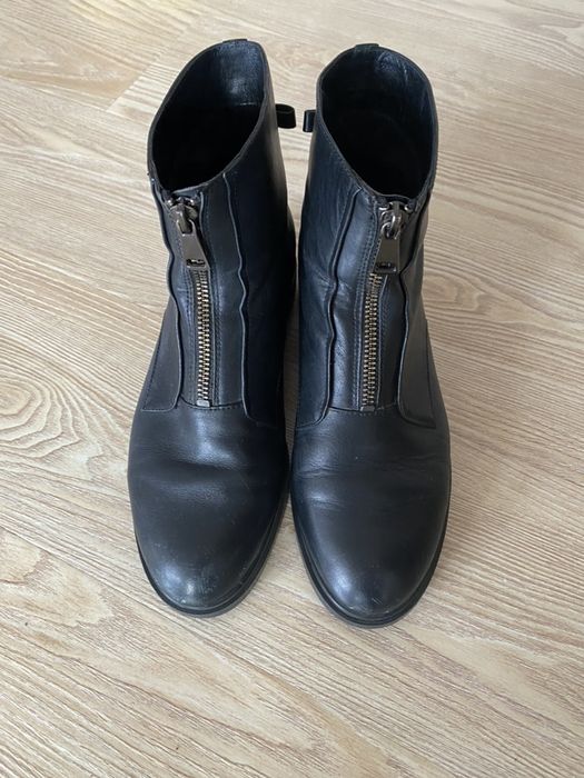 Продам женские ботинки р.38