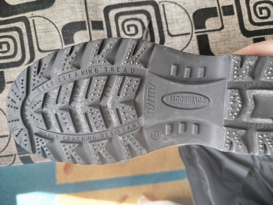 Продается спецобувь