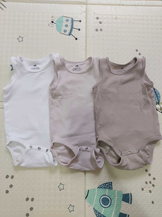 Лот бодита къс ръкав и потник размер 80