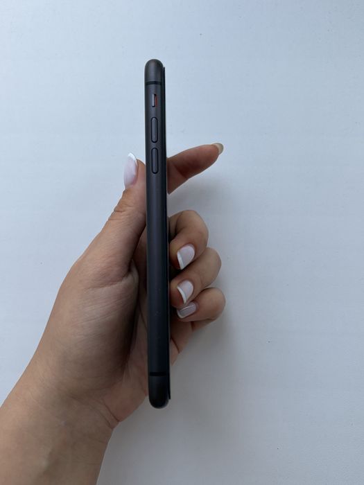Продам Iphone 11