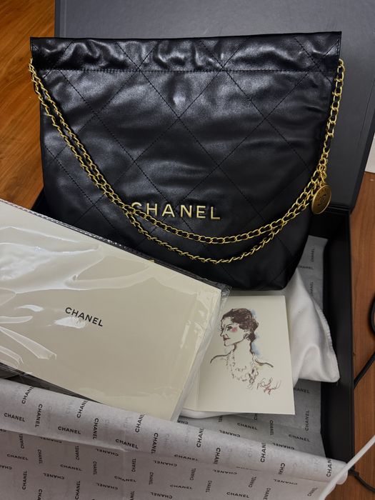 Продам оригинальную сумку Chanel