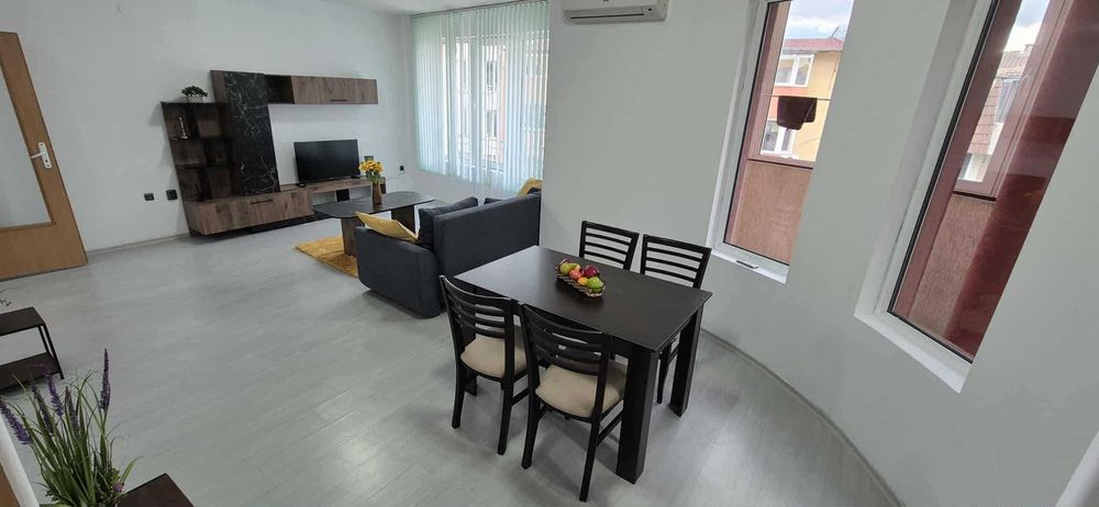 Дава се под наем Тристаен апартамент в Варна, Бриз - 100 кв.м за 612 € - Снимка #2