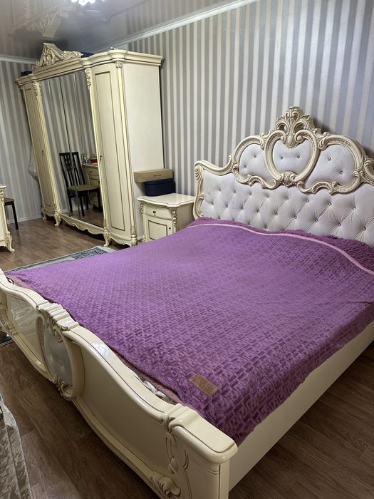 Продам спальный гарнитур
