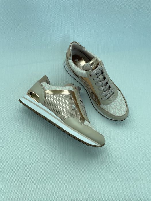 Кроссы от бренда Mihael Kors