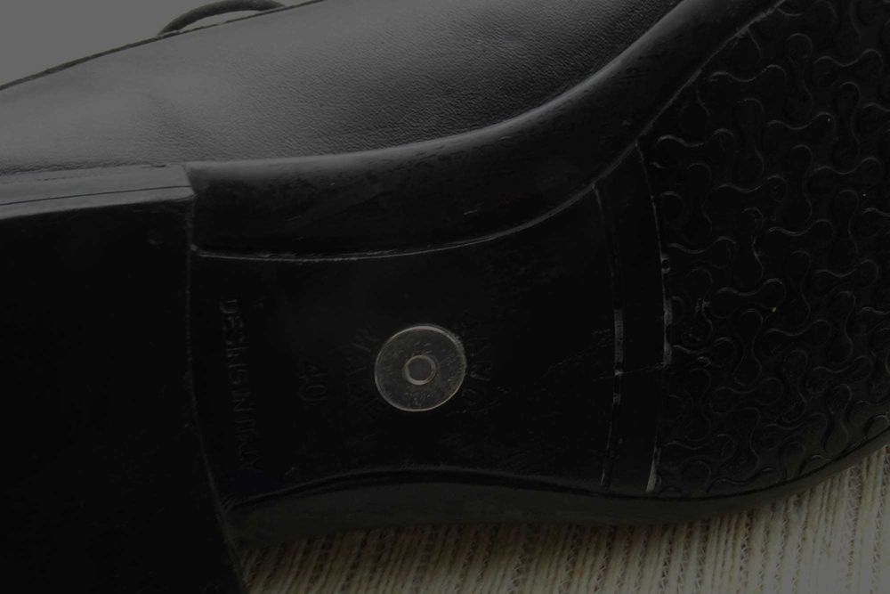 продавам мъжки официални обувки марка gianni,номер 40