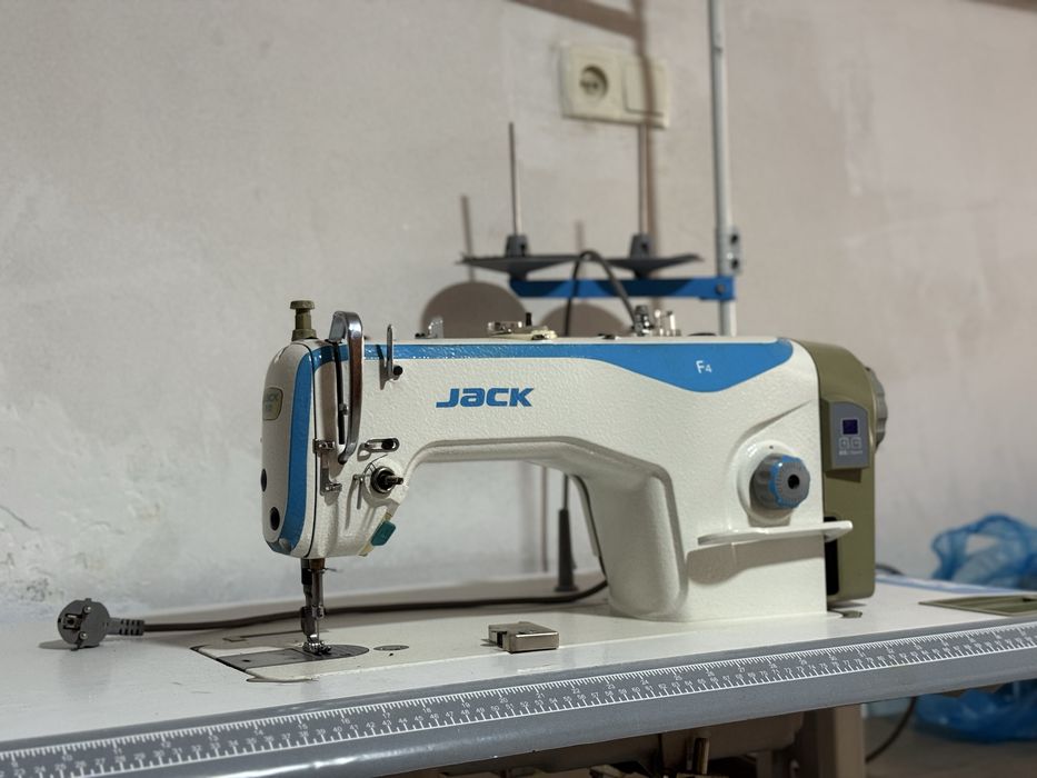 Jack f4 tikuv mashinasi