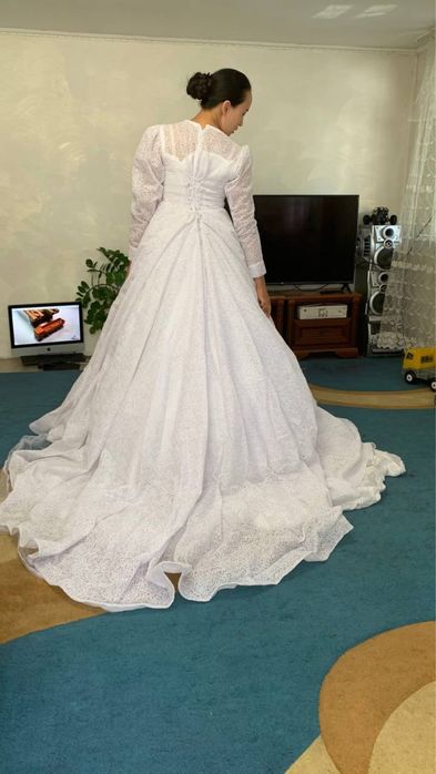 Свадебное платье