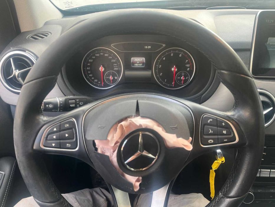 На части! Mercedes B180 2016 W246 FACELIFT