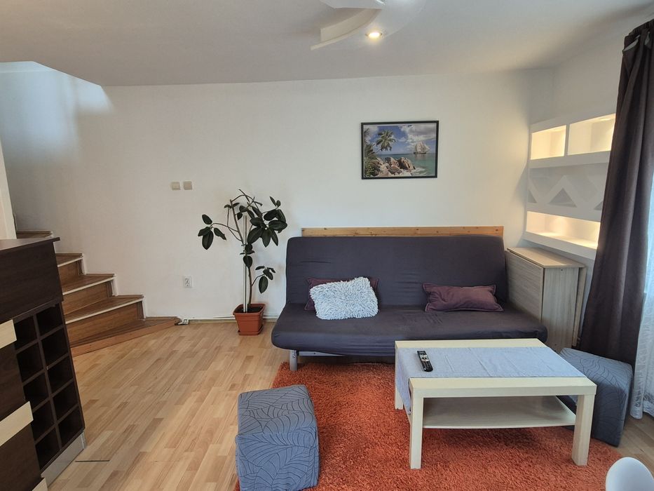 Inchirez casuta in zona Nord, de dimensiunea  unui apartament cu 2 camere