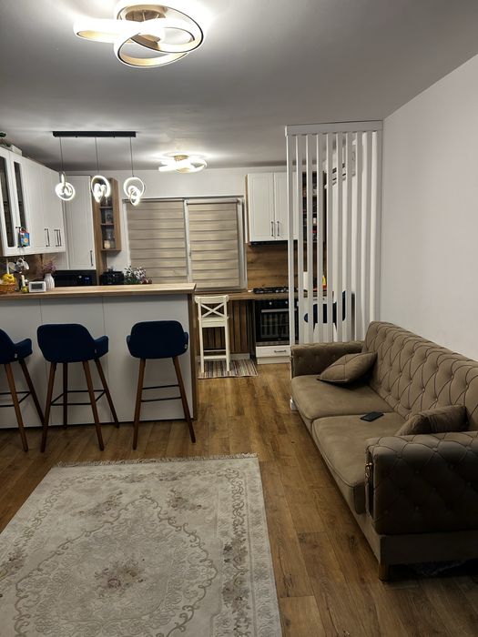 Apartament cu 3 camere complet mobilat si utilat