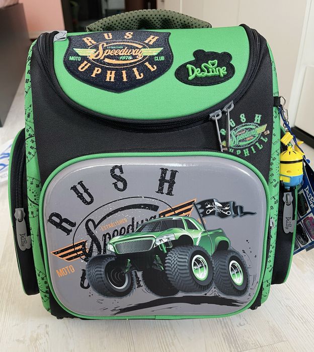 Нова ученическа раница DeLune Rush Speedway – с етикет!