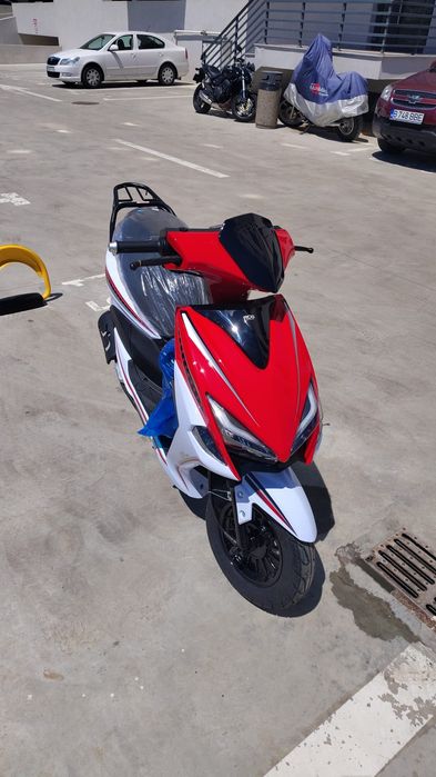 Scuter 50cc de închiriat 200 ron