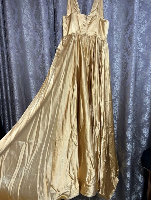 Rochie elganta aurie