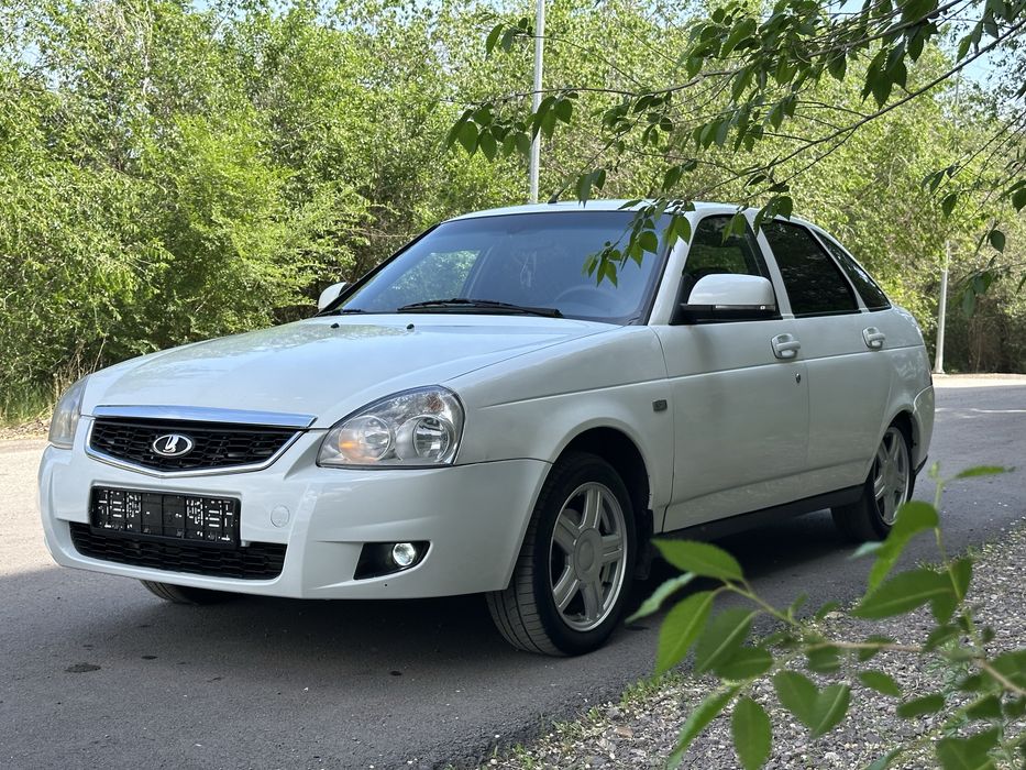 Продам Приору-2 lux