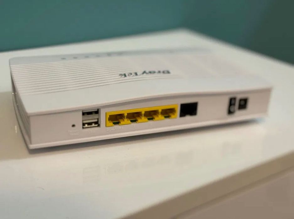 Draytek Router 2762, în stare nouă