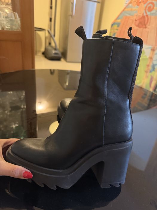 Дамски боти Zara,отлично състояние
