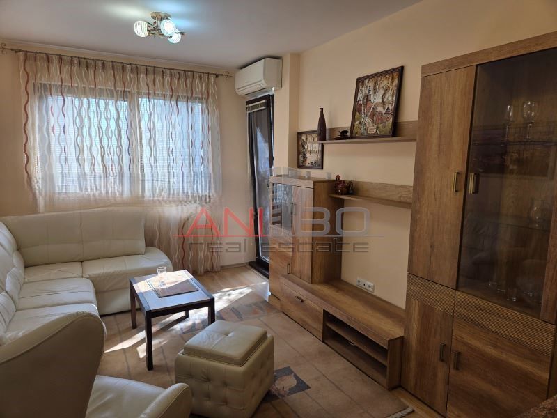 Дава се под наем Двустаен апартамент в Варна, Общината - 60 кв.м за 598.23 € - Снимка #1