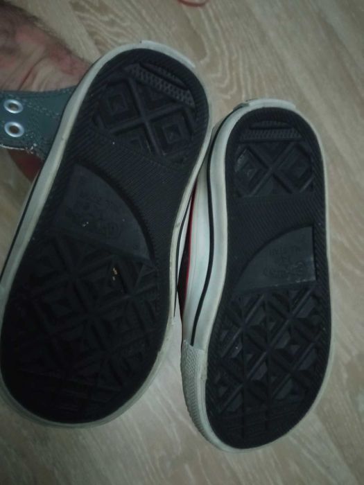 Детски боти Converse и Quechua + момчешка блуза Spiderman- като нови