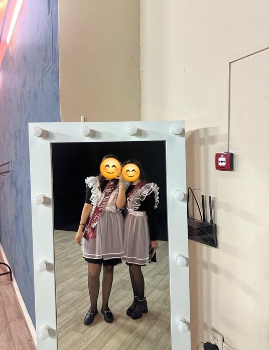 Платье и фартук для выпускниц