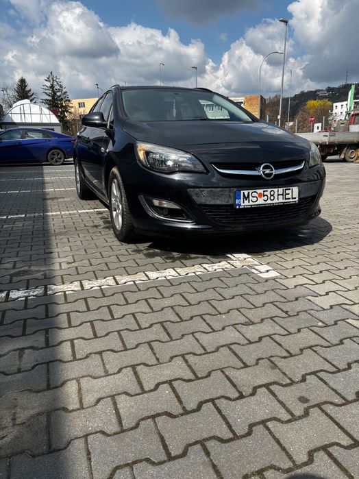 Opel Astra J Sports Tourer 2013 1.7 CDTI