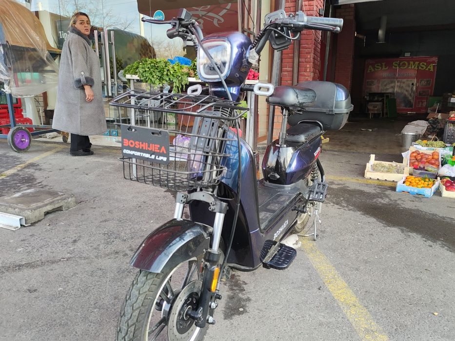 Skuter скутер sotiladi 200$ yengi