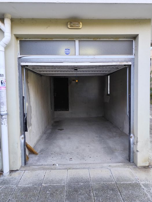 Дава се под наем Гараж / Паркомясто в с. Равнец, Област Бургас - 1 кв.м за 102 € - Снимка #1