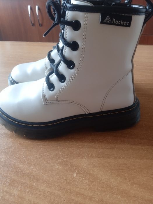 Продам обувь на девочку