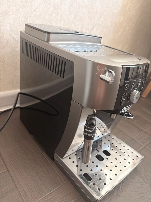 Кофемашина DeLonghi Magnifica S Smart