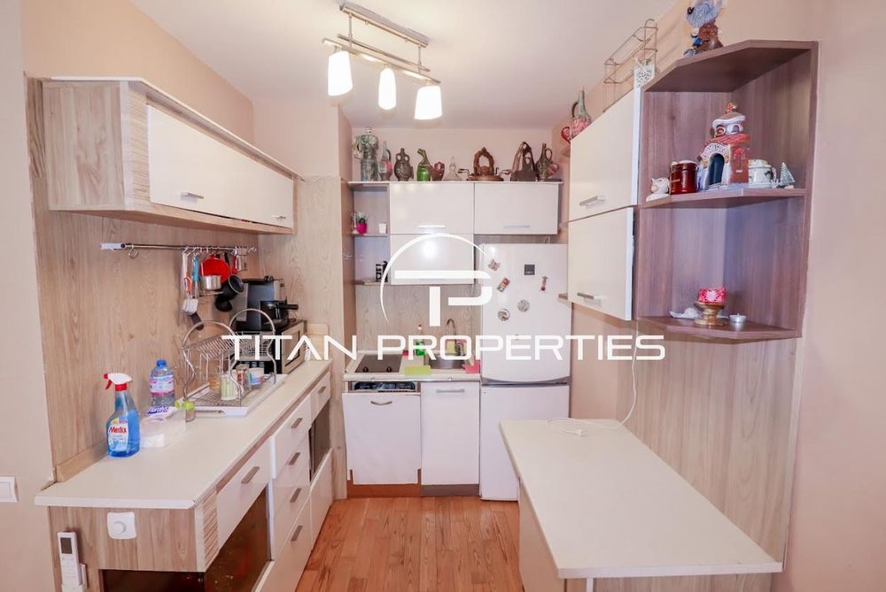 Дава се под наем Двустаен апартамент в Варна, Център - 76 кв.м за 750 € - Снимка #3