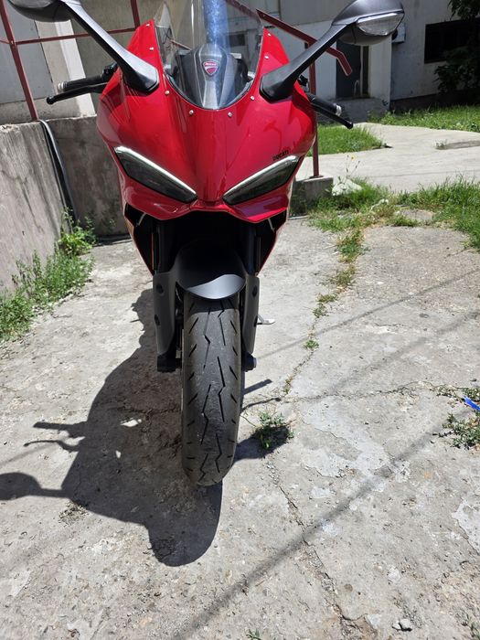 Ducati V2 2025,1680km,3 ani garanție, 16000 euro
