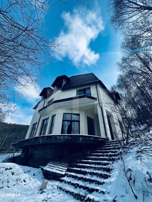 Pensiune de vanzare in Moieciu – teren 1.900 mp, priveliste deosebi