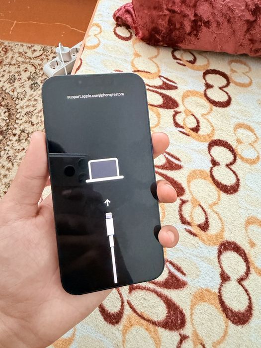 Iphone 13 Icloud ка тусып калган