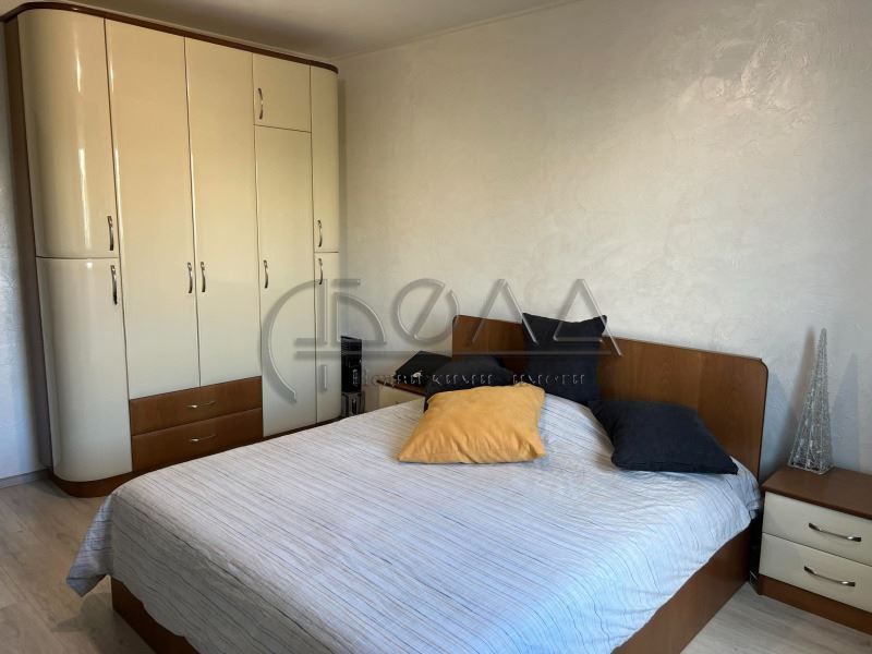 Продава се Тристаен апартамент в София, Илинден - 88 кв.м за 2273 €/кв.м - Снимка #4