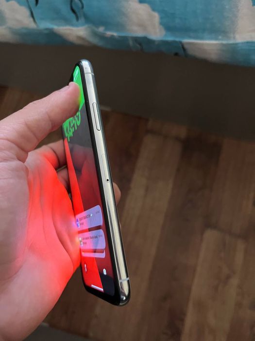Iphone x 100/64.