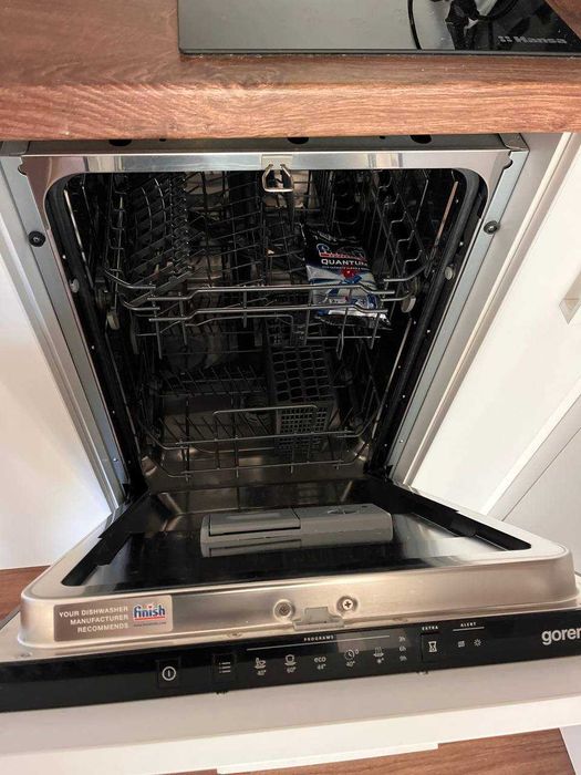 Дава се под наем Двустаен апартамент в Варна, Център - 55 кв.м за 700 € - Снимка #10