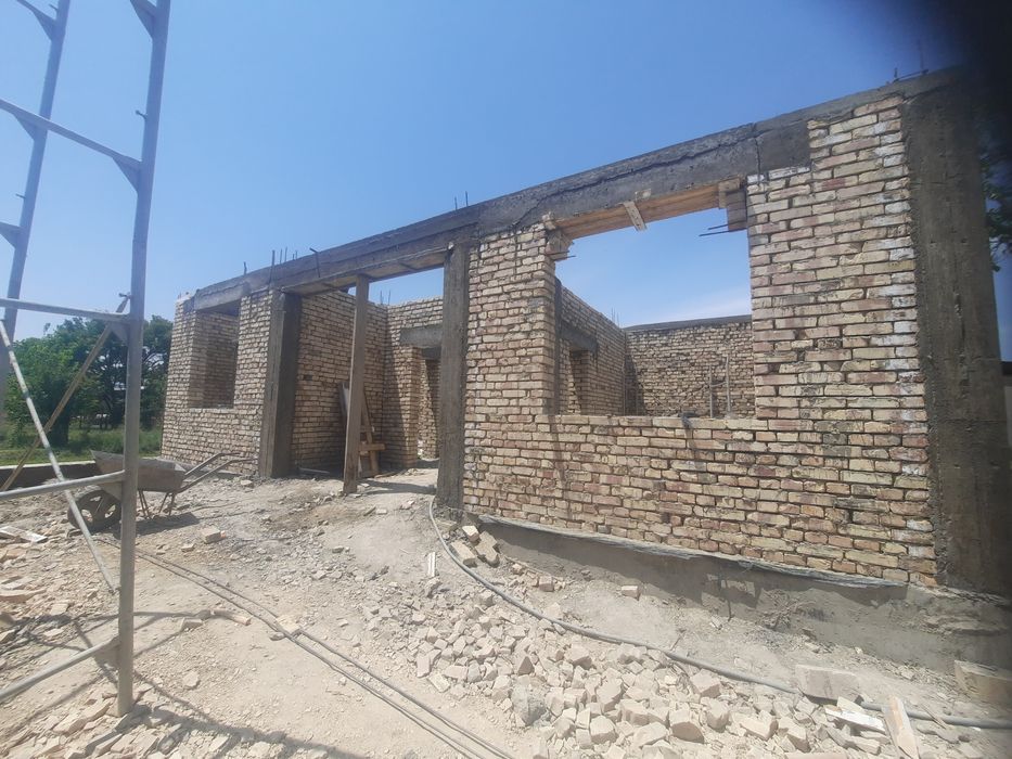 Ховли   сотилади