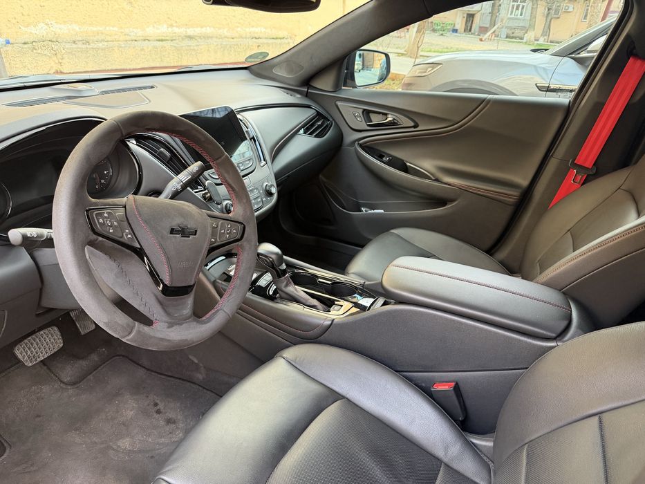 Продам малибу xl  2024 куплена в салоне 2025 в мае.