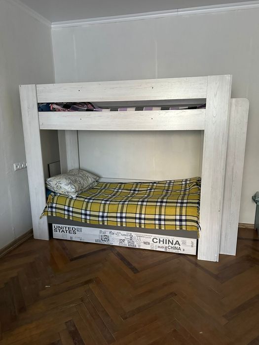 Продам двухярусную кровать.